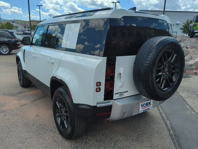 Used 2025 White Land Rover S image 6