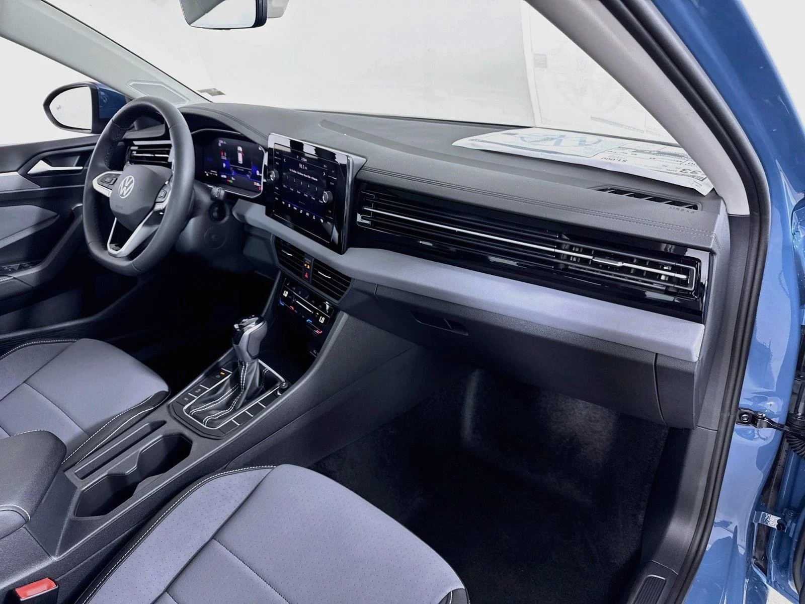 New 2027 Monterey Blue Pearl Volkswagen SE image 28