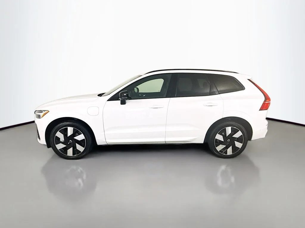 Certified Used 2024 Crystal White Volvo Ultimate image 2