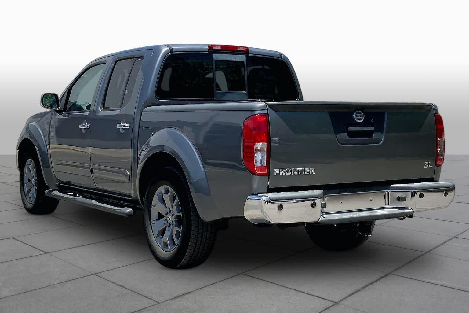 Used 2019 Gun Metallic Nissan SL image 10