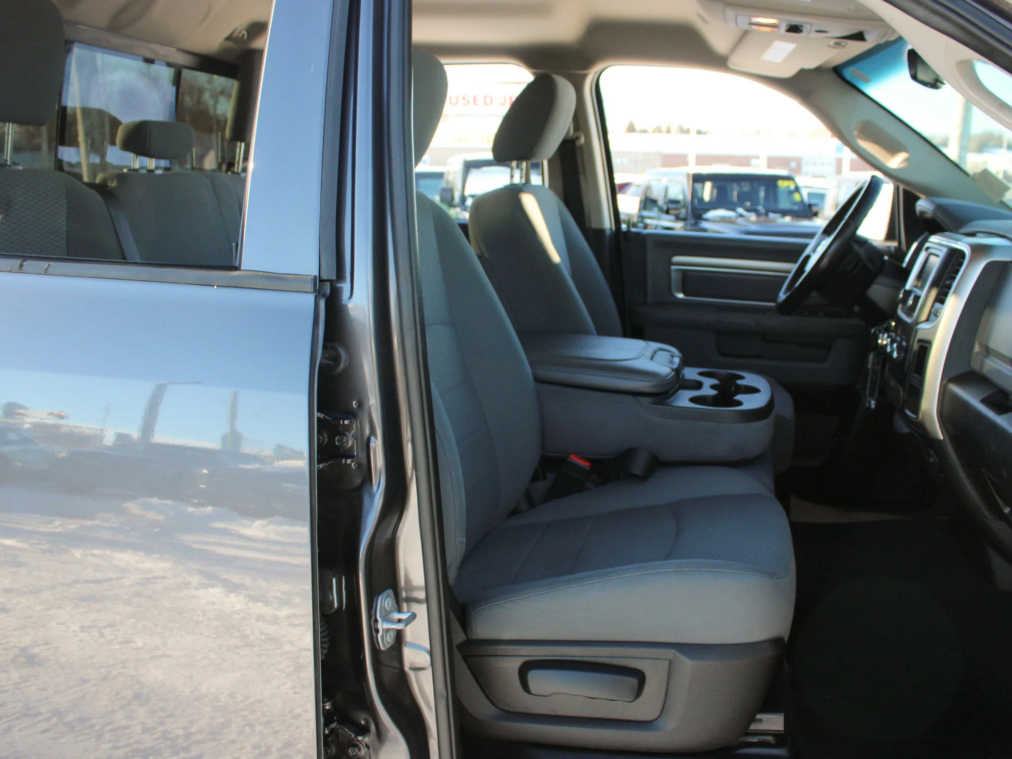 Used 2017 Grey RAM SLT * 5.7L HEMI V8 | Bedliner | Great Work Truck | Winter Tires | Two Keys | Cruise Control image 17