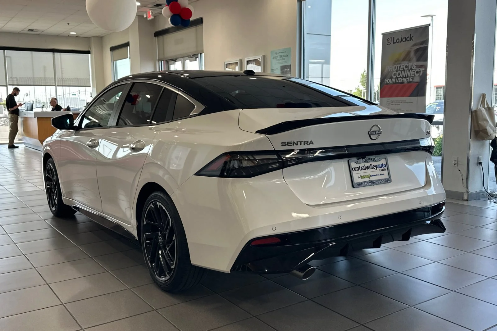 New 2026 Aspen White TriCoat / Super Black Two-tone Nissan SR image 6