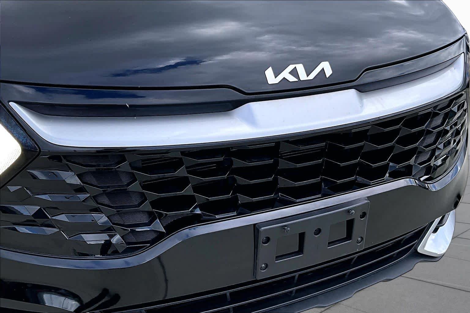 Used 2024 Ebony Black Kia EX image 55