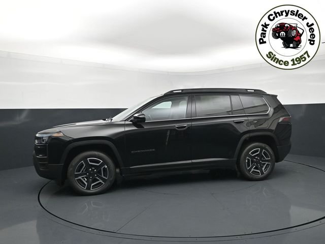 New 2026 Diamond Black Crystal Pearl-Coat Exterior Paint Jeep Laredo image 6