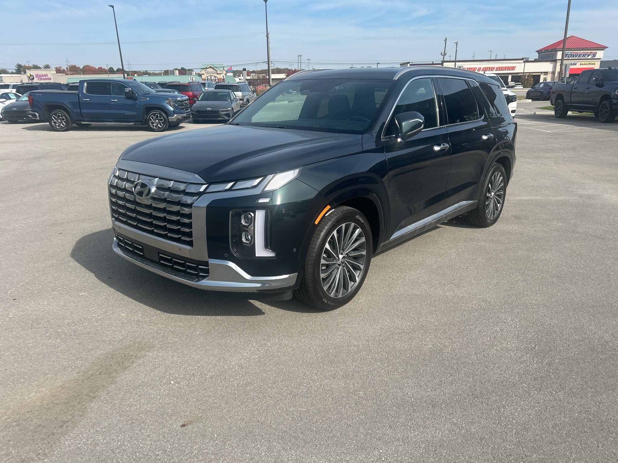 Used 2024 Robust Emerald Hyundai Calligraphy image 3