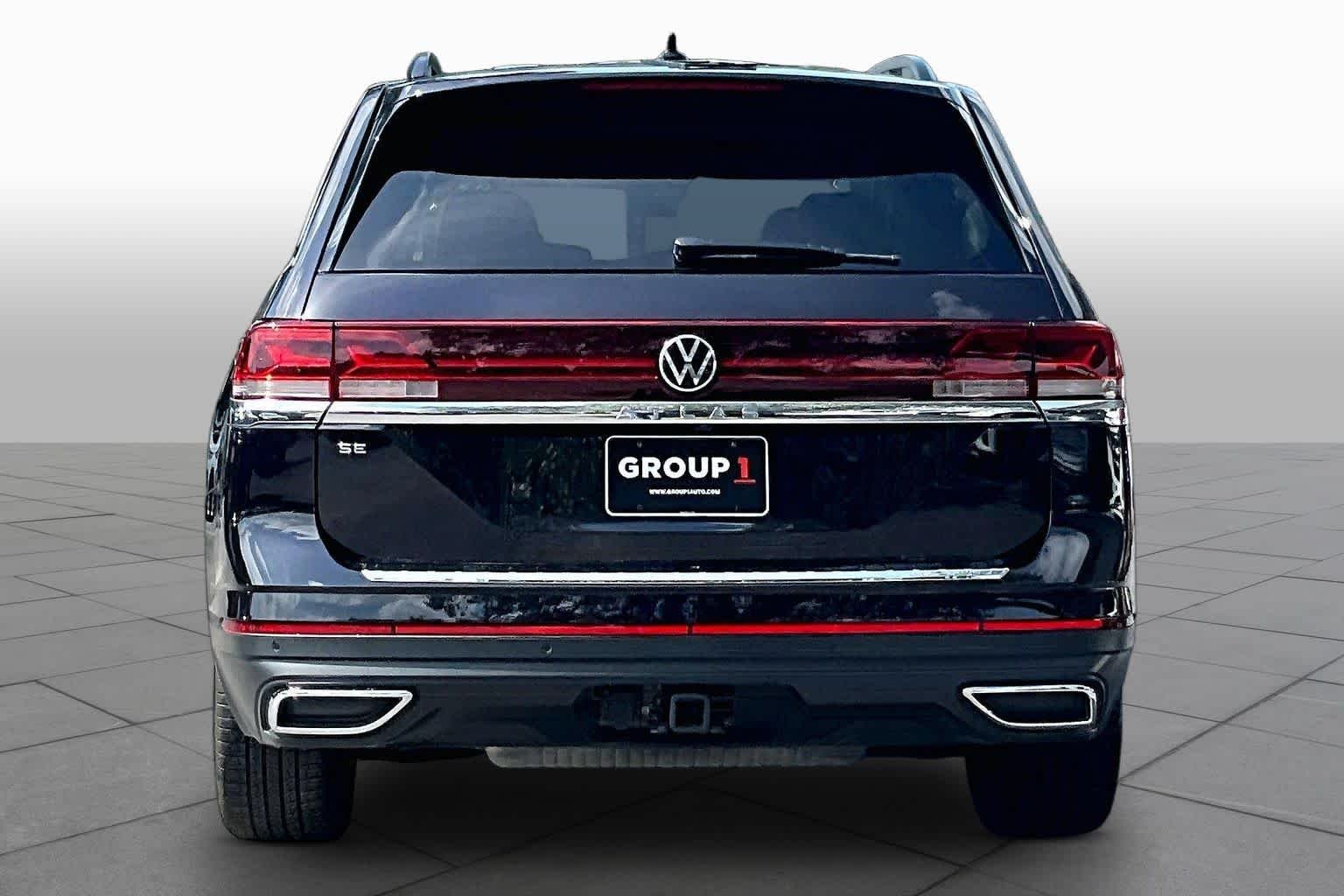 Used 2026 Deep Black Pearl Volkswagen 2.0T SE w/Technology image 4