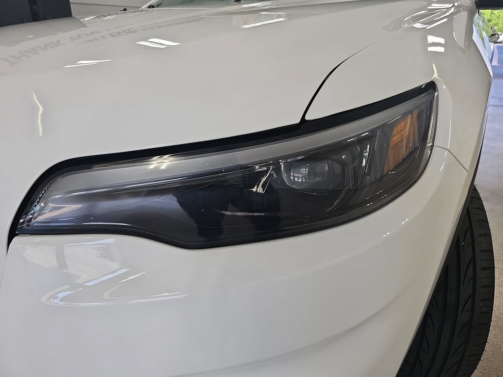 Used 2020 White Jeep Limited 4x4 image 37