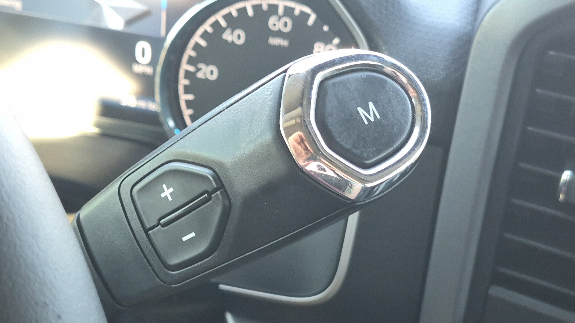 Used 2022 Oxford White Ford XLT image 24