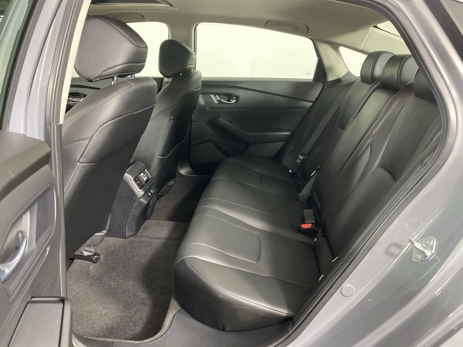 Used 2024 Urban Gray Pearl Honda EX-L image 24