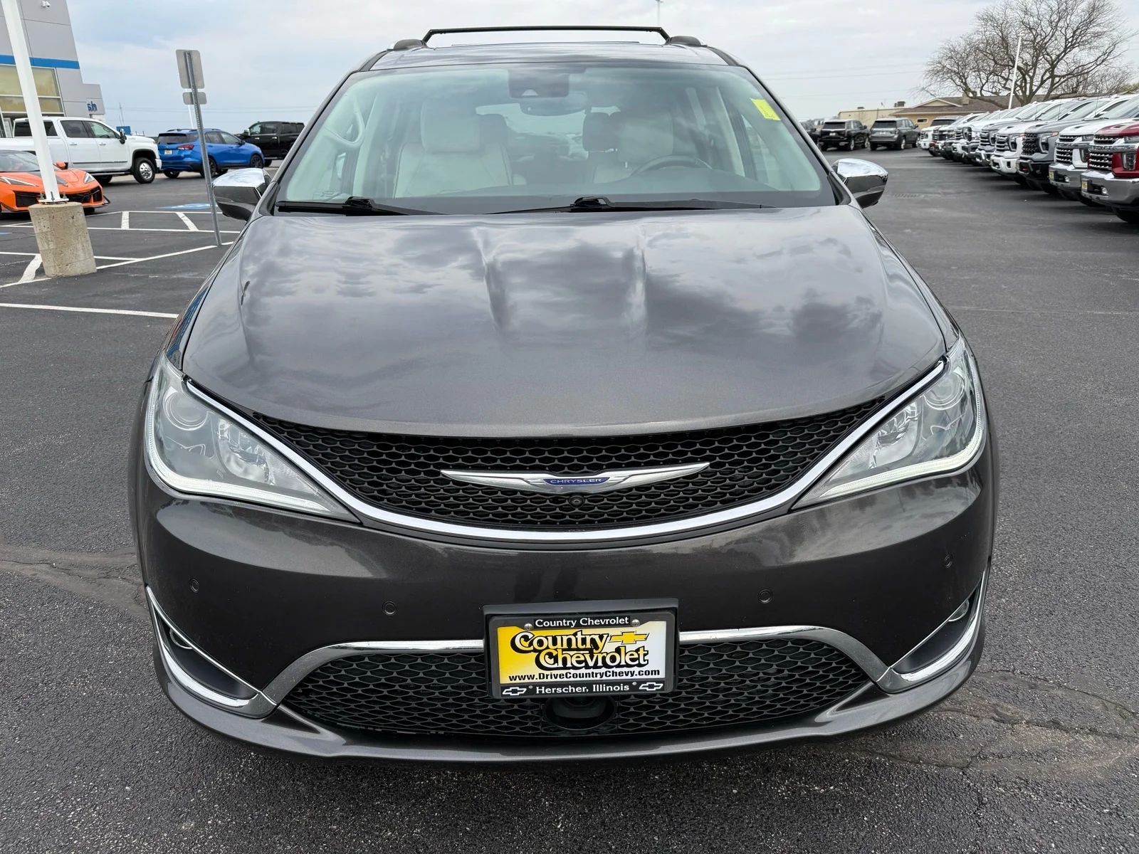 Used 2020  Chrysler Limited image 8