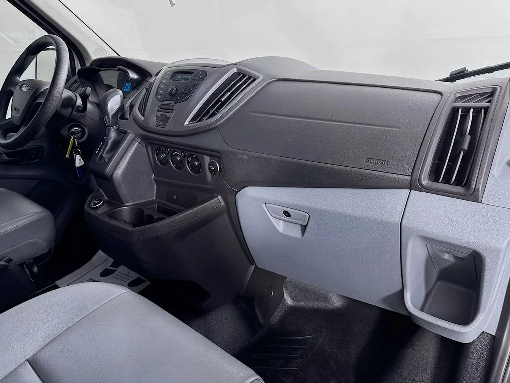 Used 2018 White Ford XL image 33