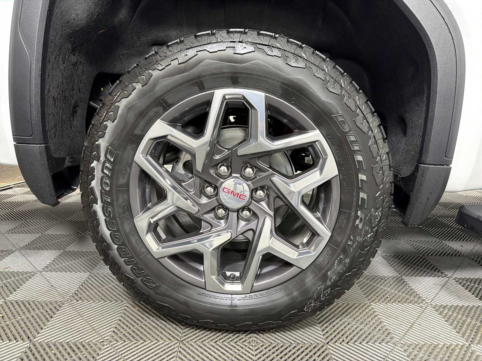 2026 GMC Sierra 1500 SLT - Photo 15