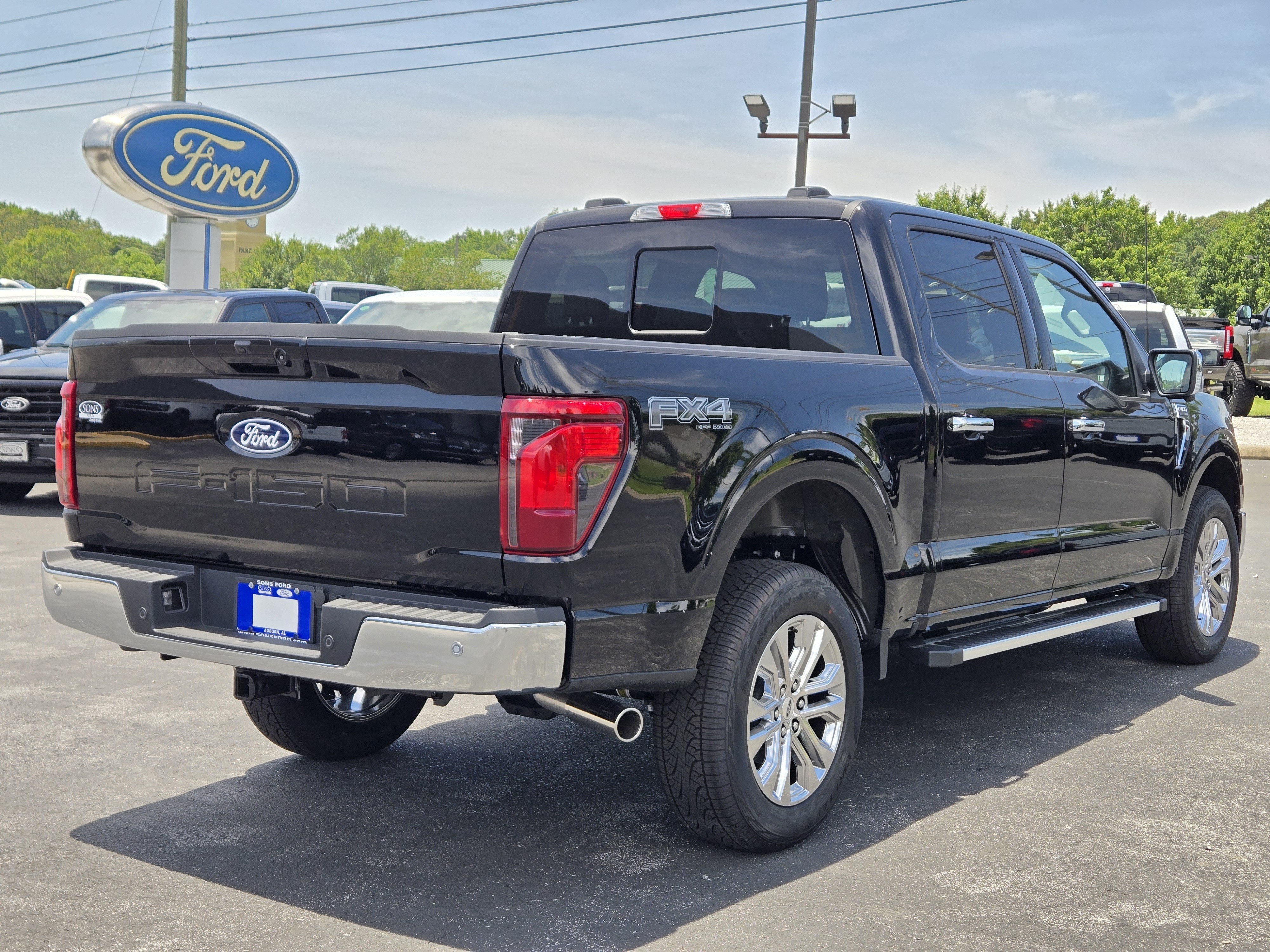 New 2026 AGATE BLACK METALLIC FORD XLT image 8
