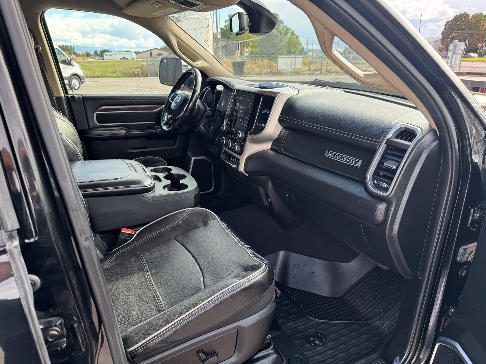 Used 2020 Black Ram Laramie image 41