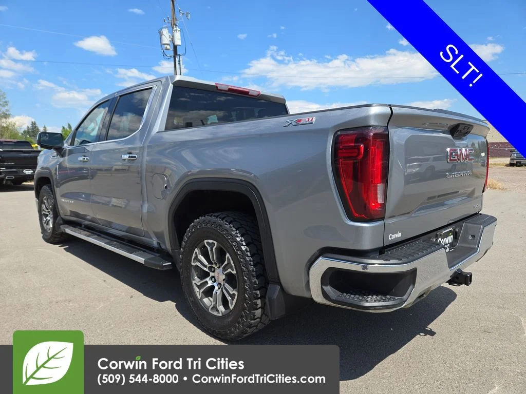 Used 2023  GMC SLT image 11