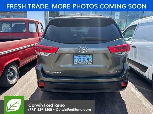 Used 2017 Jade Metallic Toyota XLE image 6