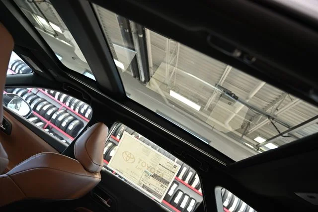 2026 Toyota Crown Signia Limited - Photo 23