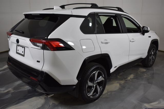 Used 2023 White Toyota SE image 10