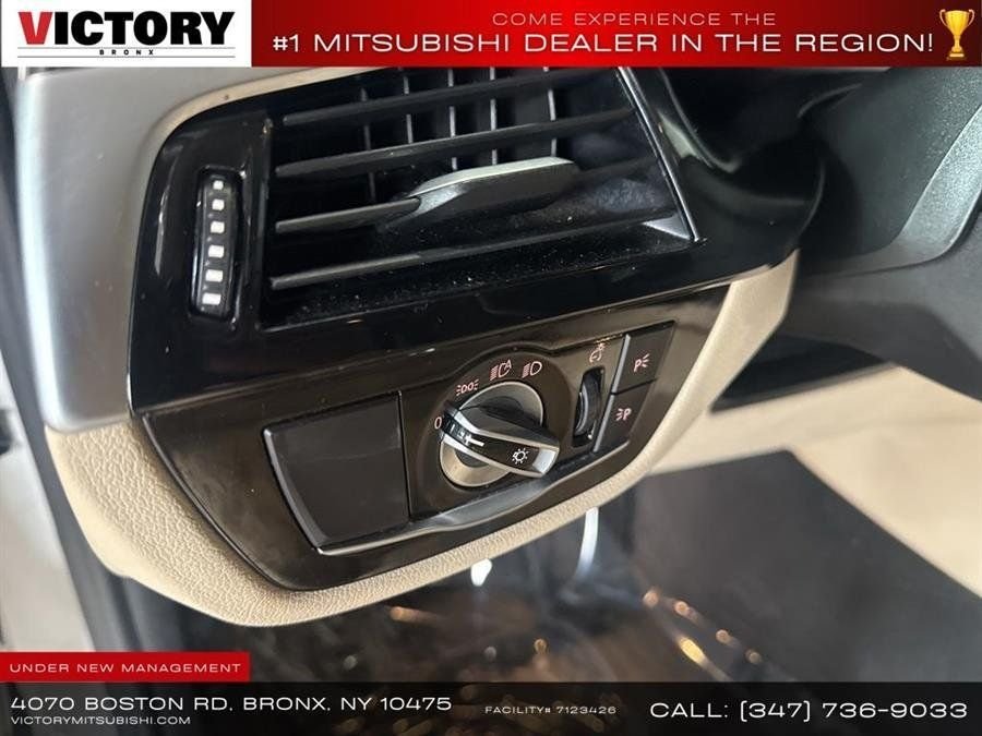Used 2022 White BMW 530e iPerformance image 34