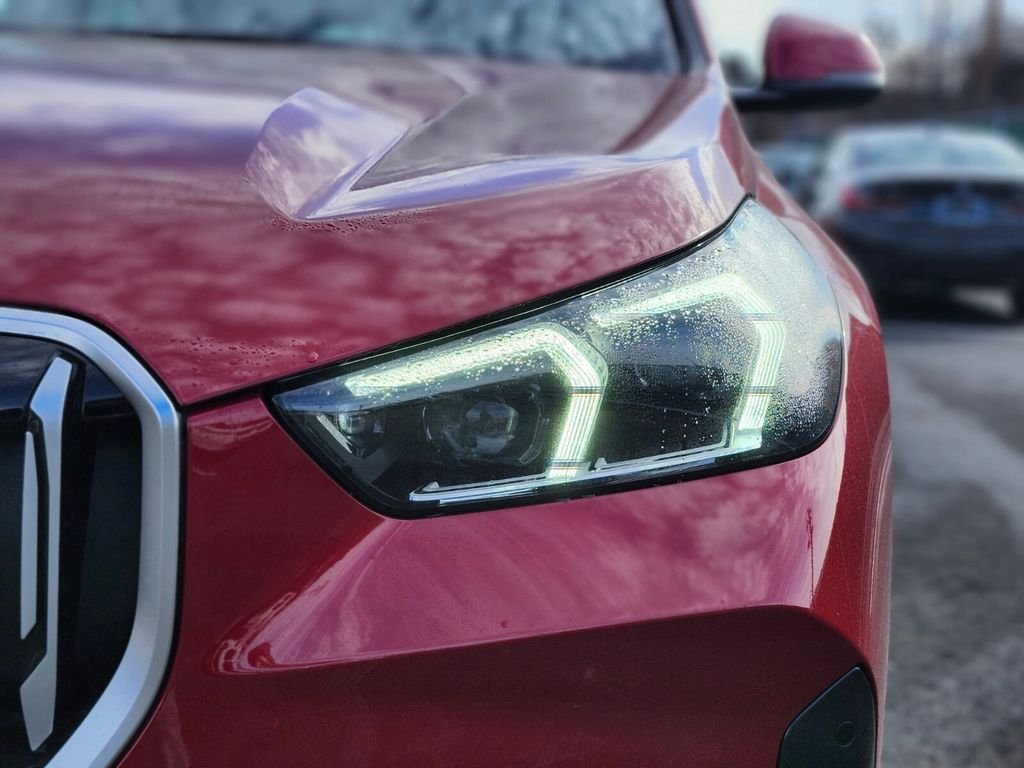 Used 2026 Red BMW xDrive28i image 10