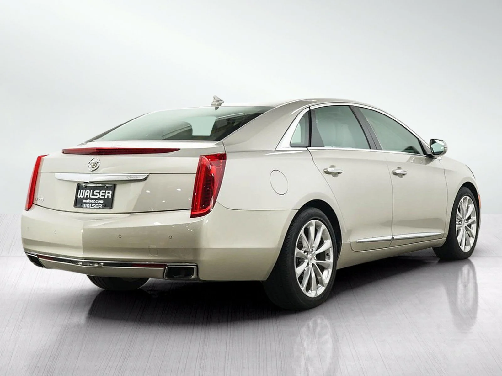 Used 2013 Silver Coast Metallic Cadillac Premium image 6