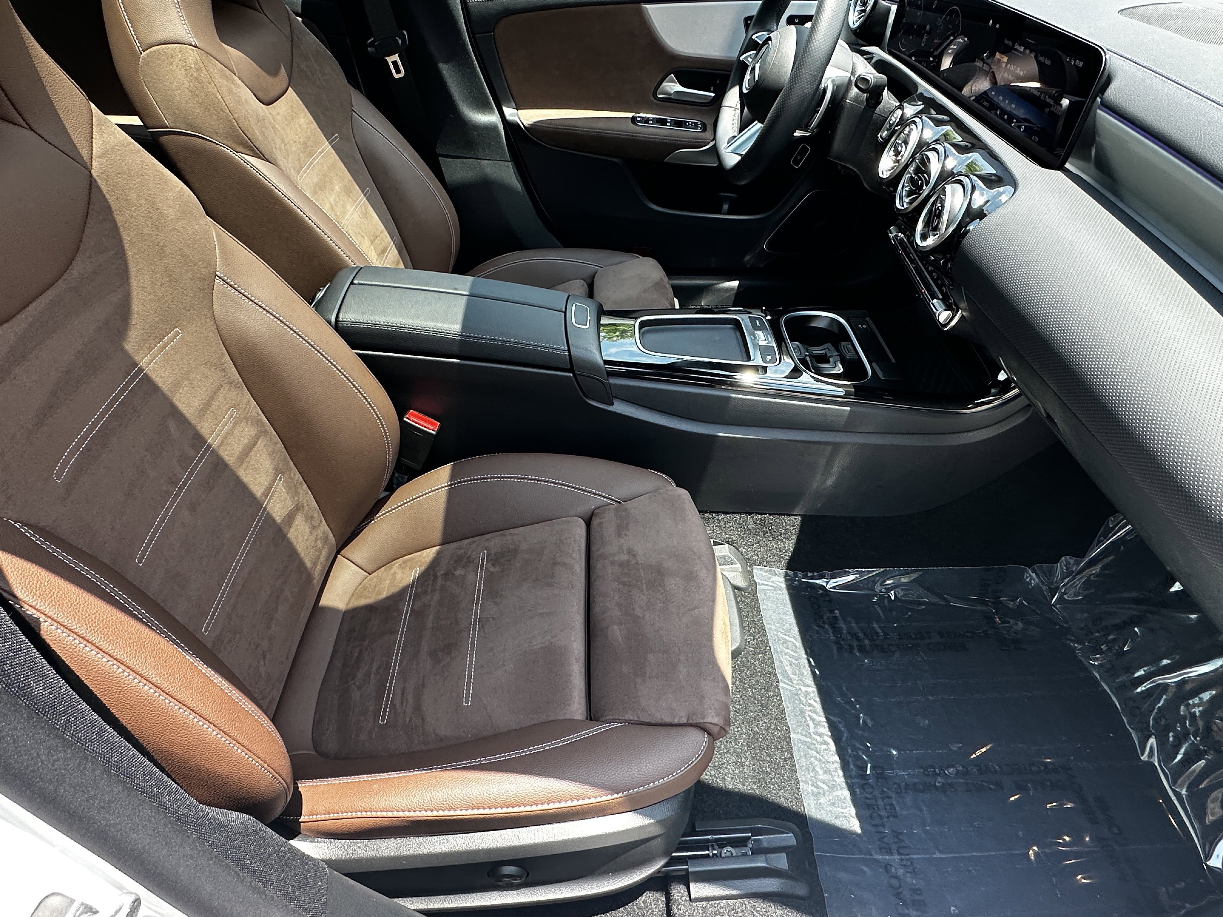 Used 2025  Mercedes-Benz CLA 250 image 15