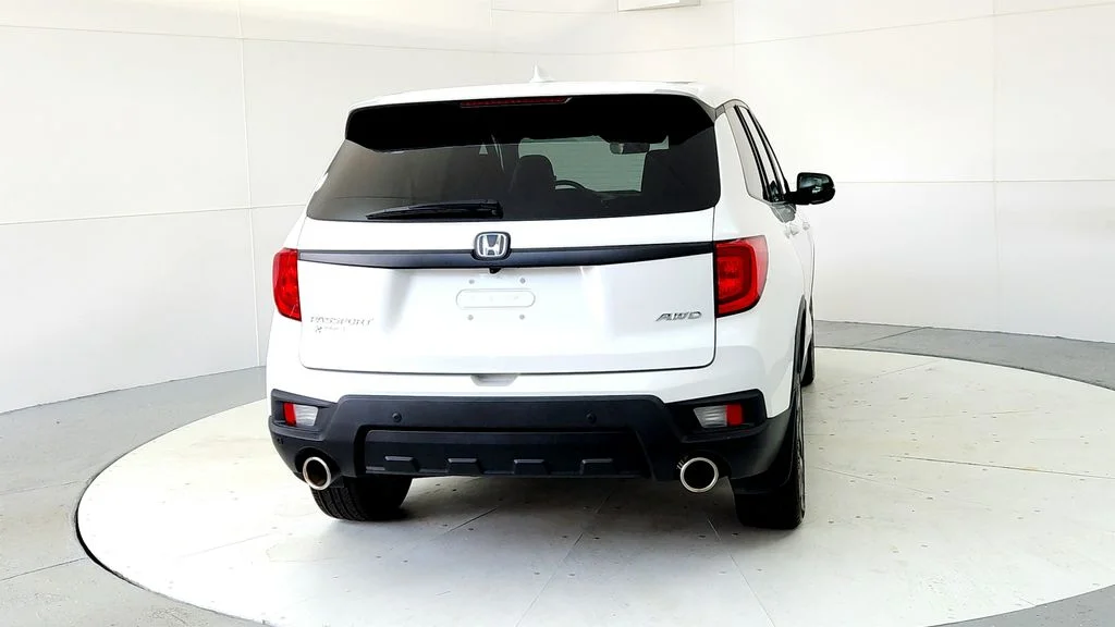 Used 2023 White Honda EX-L image 5