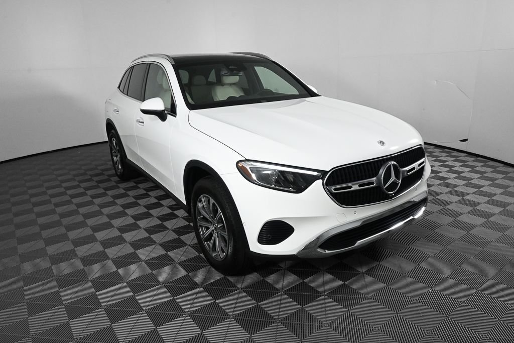 Certified Used 2023 White Mercedes-Benz GLC 300 image 24