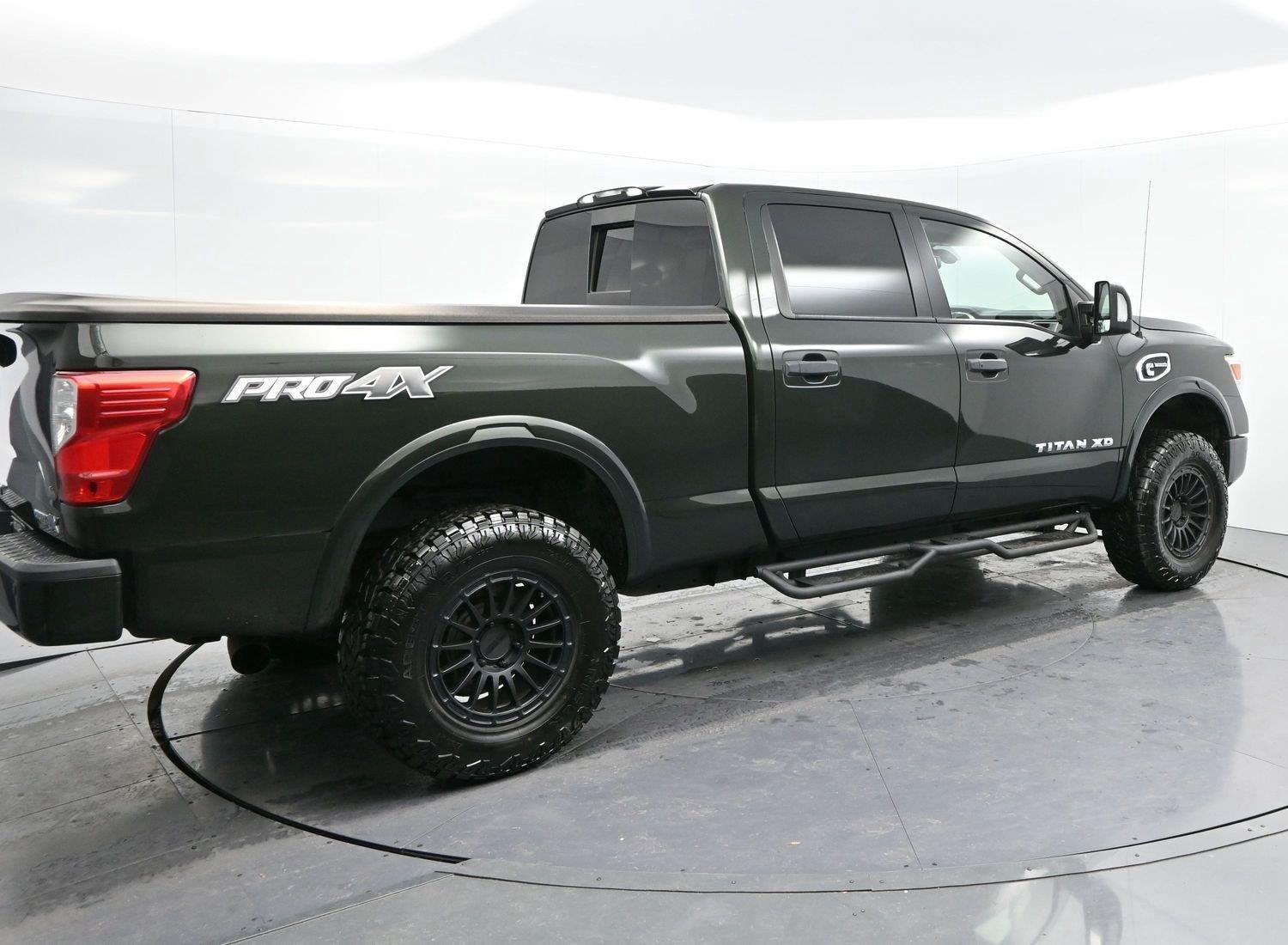 Used 2019 Midnight Pine Metallic Nissan PRO-4X image 7