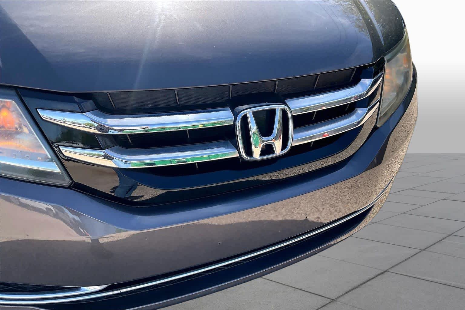 Used 2016 Lunar Silver Metallic Honda EX-L image 29