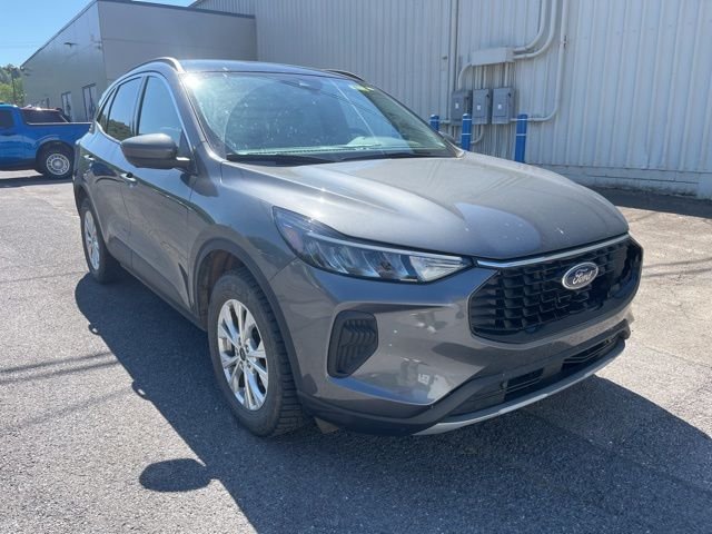 Used 2023 Gray Ford Active image 3