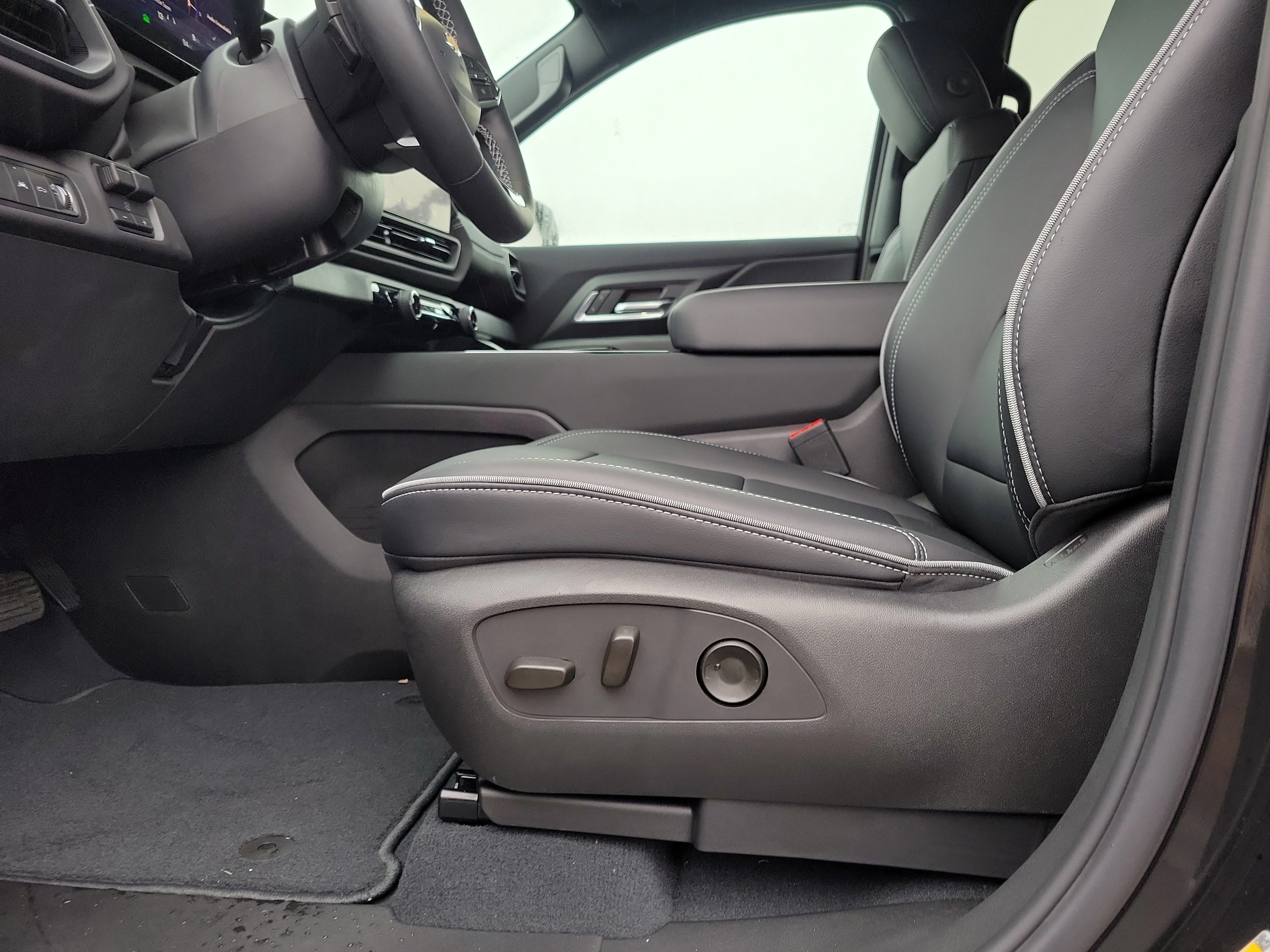 2026 Chevrolet Silverado EV LT - Photo 16