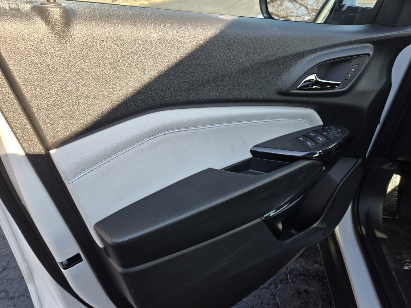 New 2026 Summit White Chevrolet LT image 21