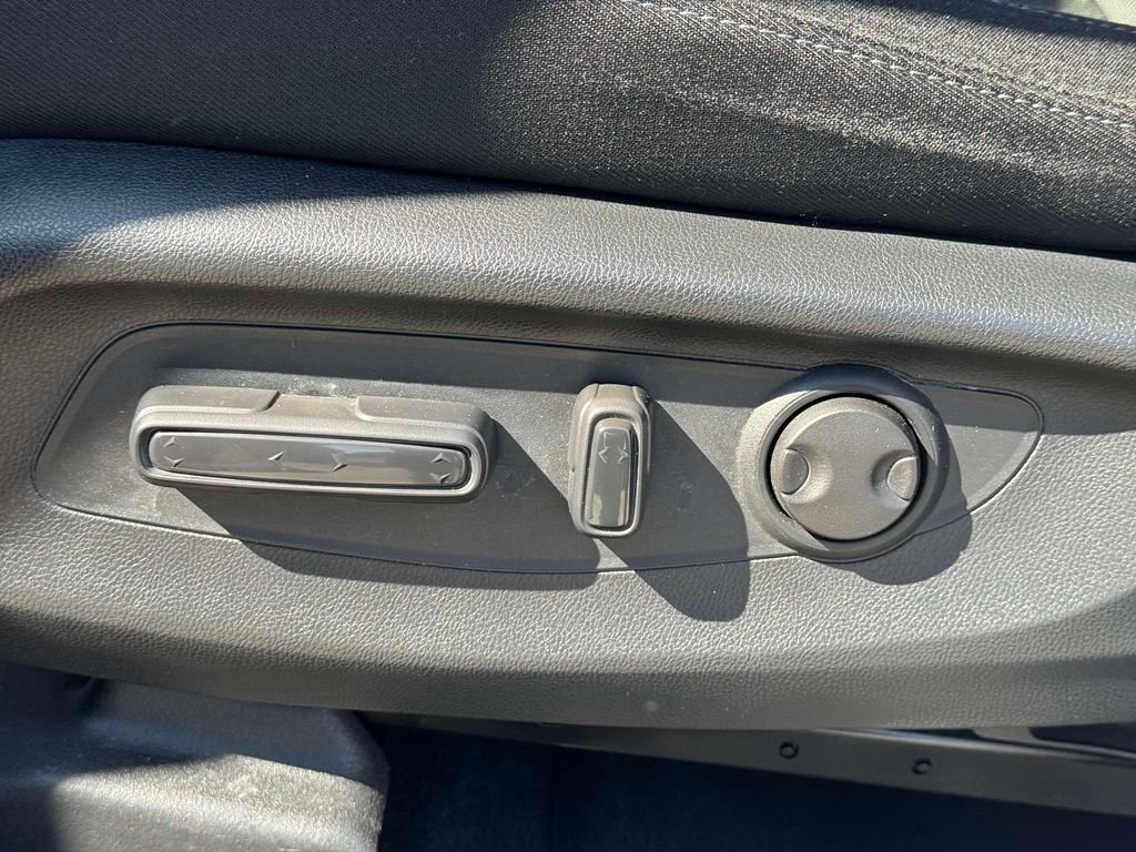 Used 2023  Honda EX image 18