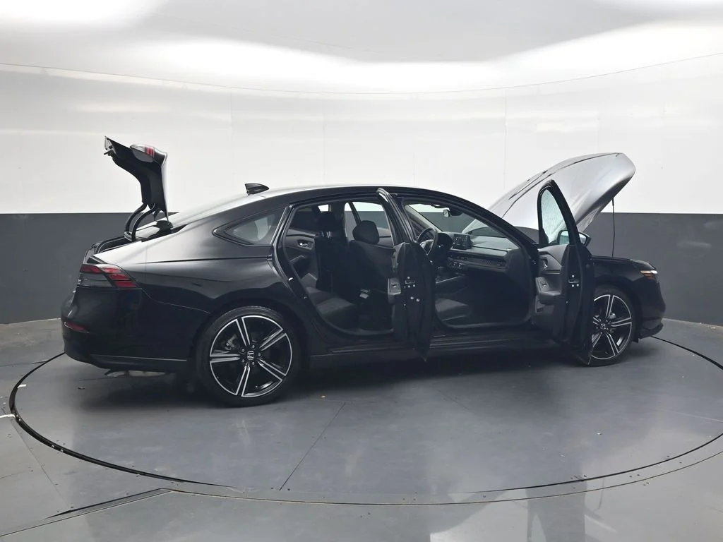 Used 2026 Crystal Black Pearl Honda SE image 36