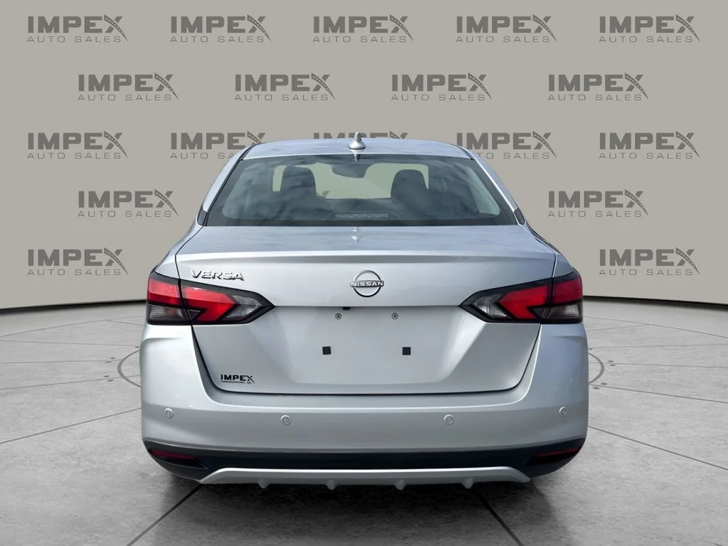 Used 2025 Silver Nissan 1.6 SV image 4
