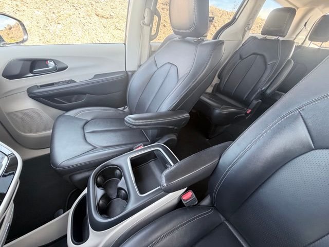 2024 Chrysler Pacifica Touring L - Photo 15