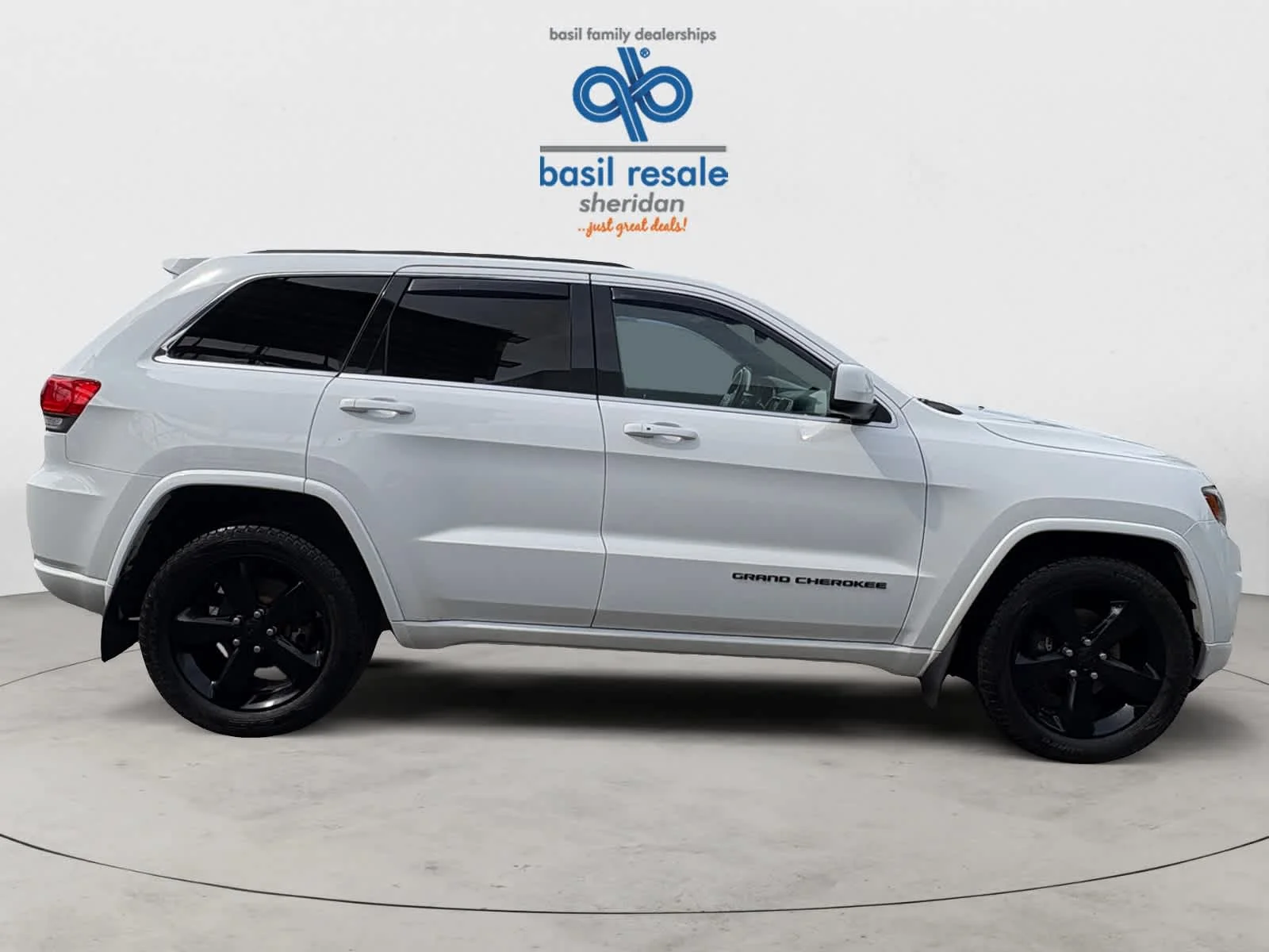 Used 2014 Bright White Clearcoat Jeep Altitude image 7