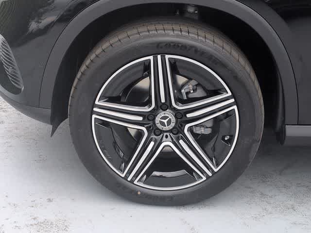 New 2026 Black Mercedes-Benz GLC 300 image 13