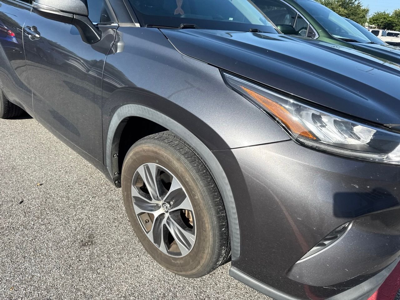 Used 2020 Gray Toyota XLE image 4