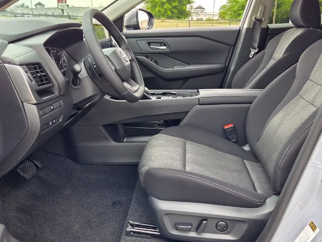 Used 2026 Gray Nissan SV image 5