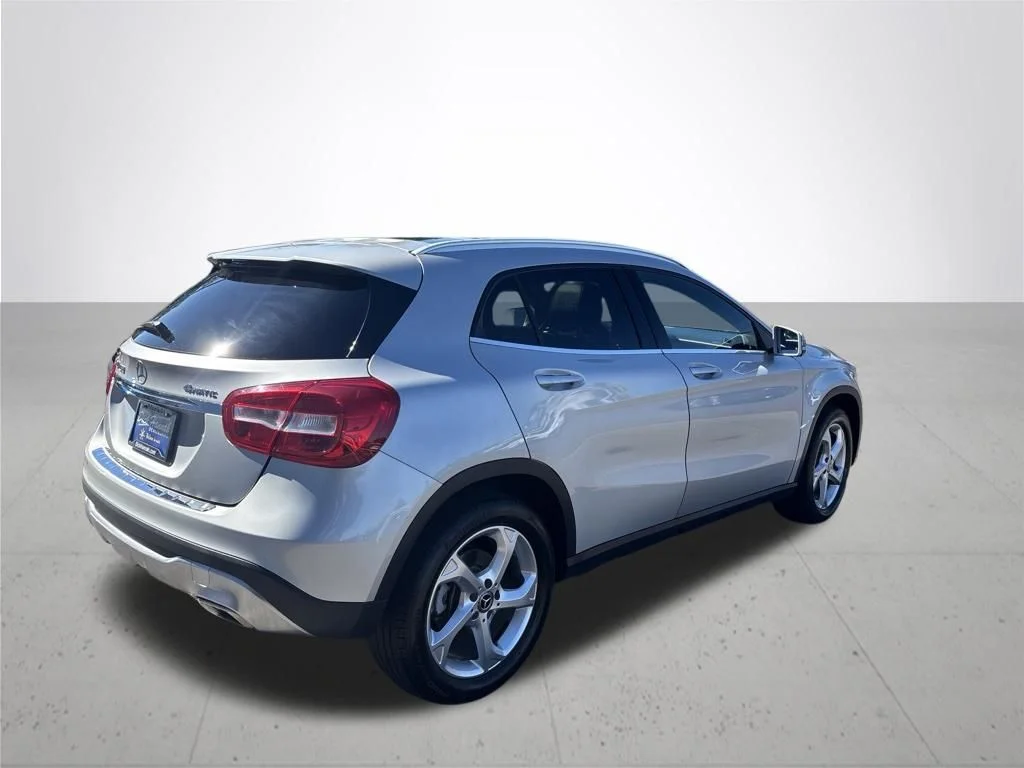 Used 2018 Silver Mercedes-Benz GLA 250 image 6
