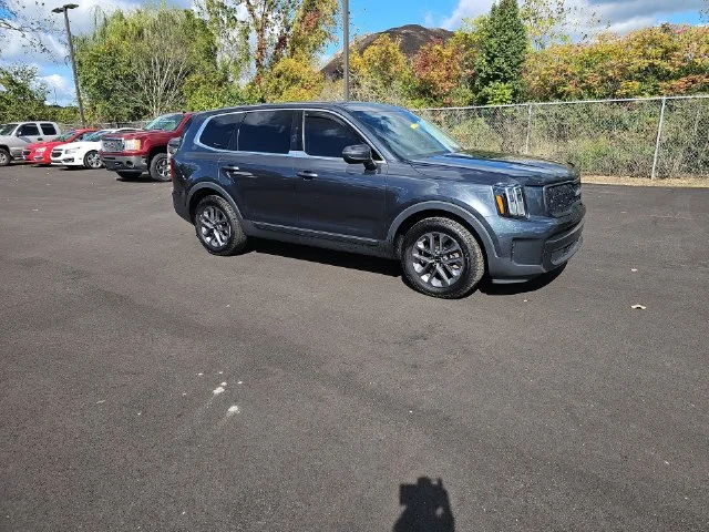 Used 2023 Gray Kia LX image 17