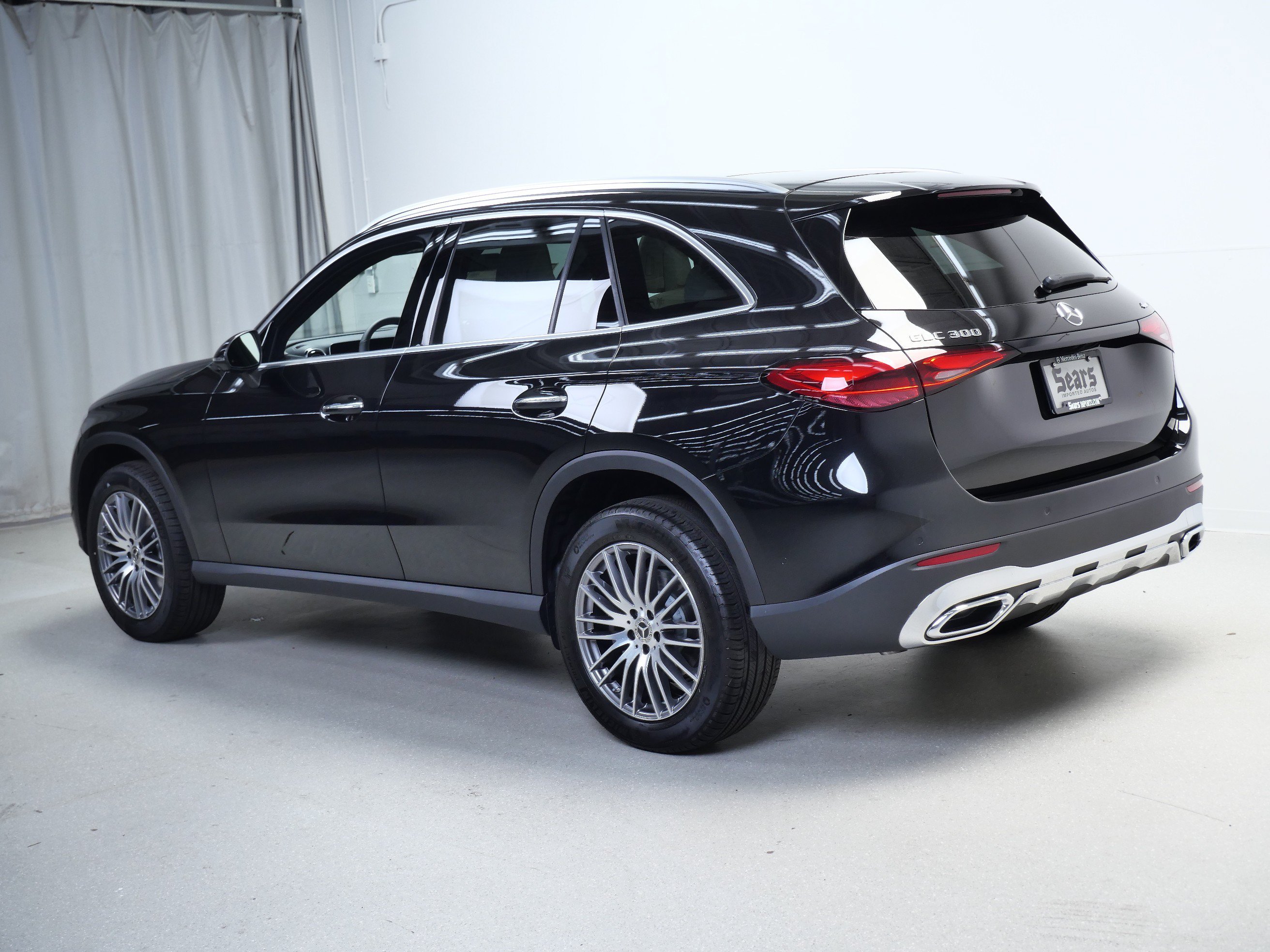 New 2026 Obsidian Black Metallic Mercedes-Benz GLC 300 image 6