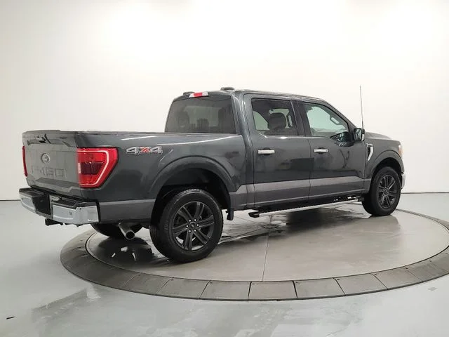Used 2021 Green Ford XLT image 7
