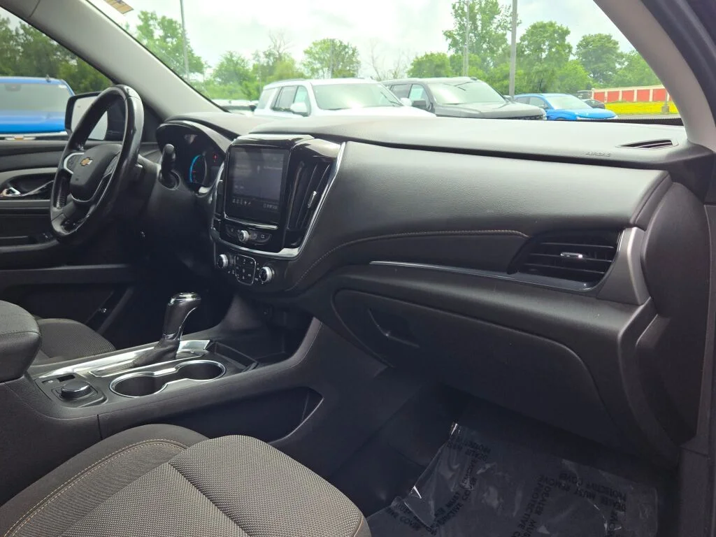 Used 2020 Black Chevrolet LT image 7