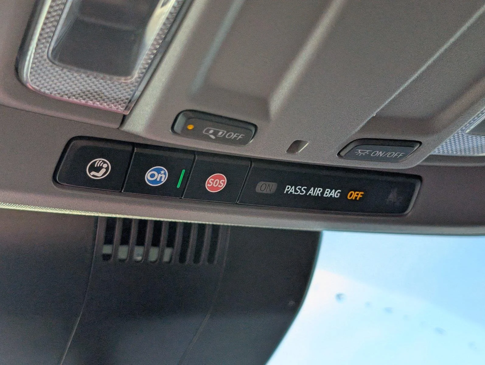 Used 2023 BLACK Chevrolet RST image 18