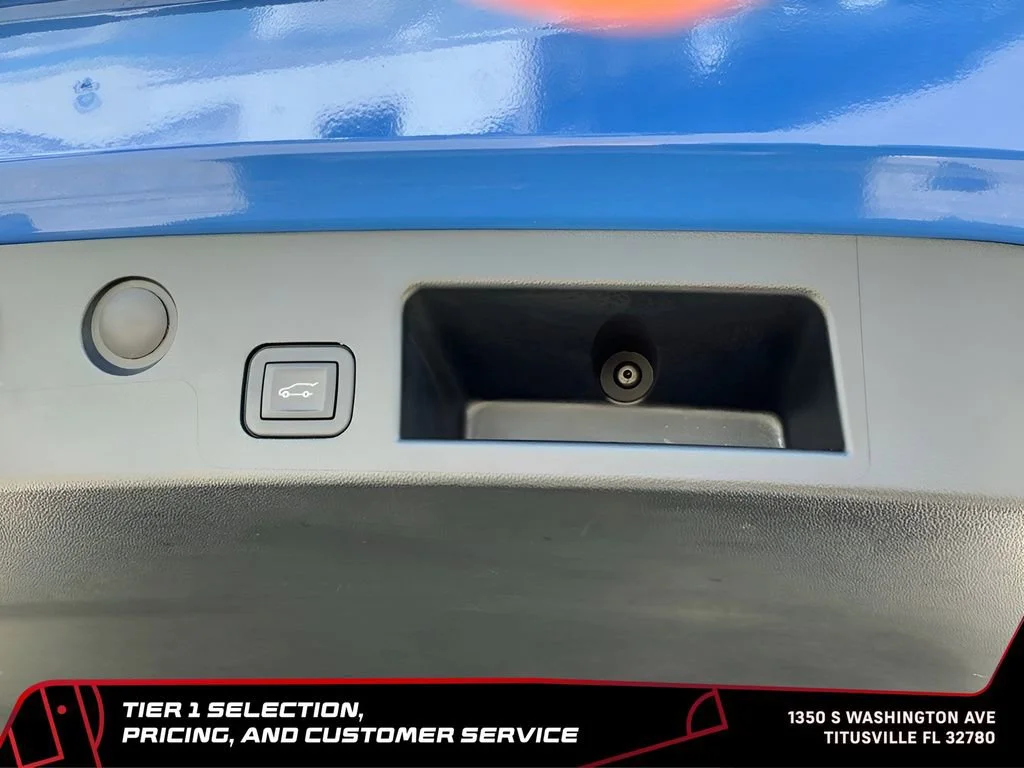 Used 2025 Reef Blue Metallic Chevrolet RS image 22