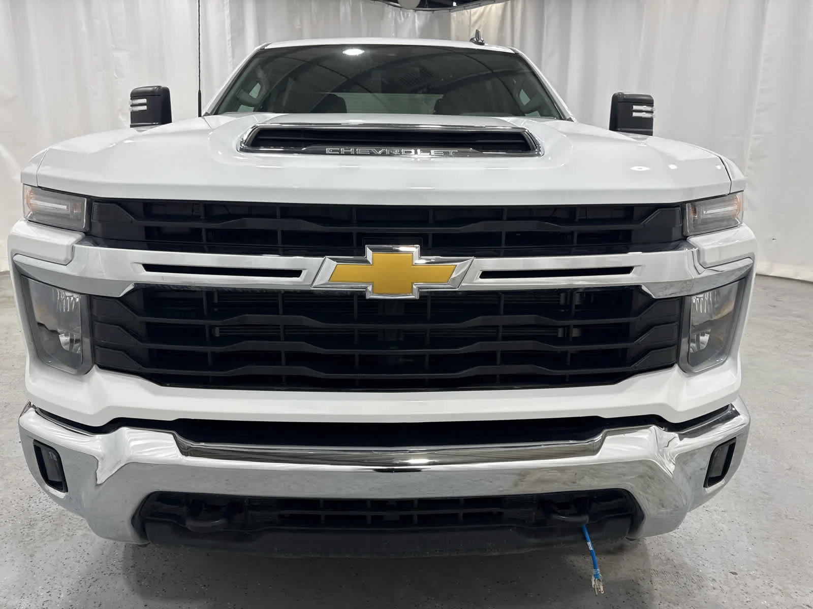 Used 2026 Summit White Chevrolet LT image 8