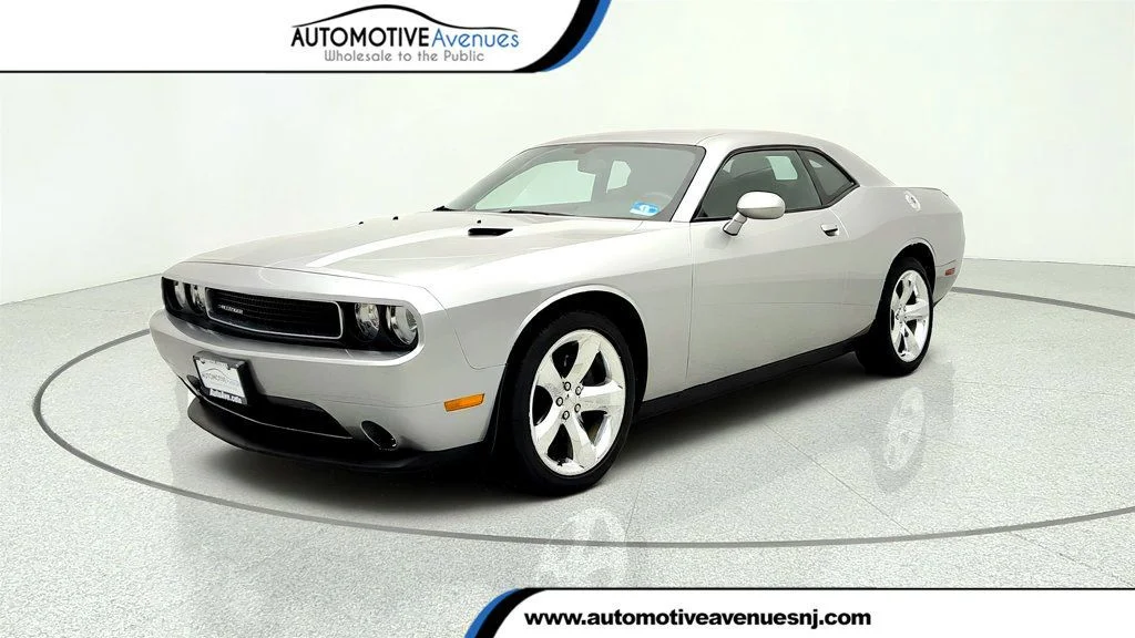 Used 2013 Billet Silver Metallic Dodge 2dr Coupe SXT w/ Super Sport Group image 1